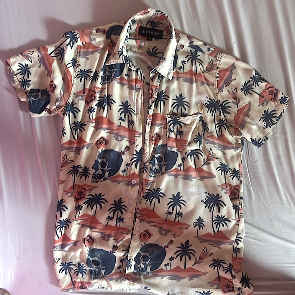 A colorful shirt designed to any gentleman who has a sunshine dream cover fun